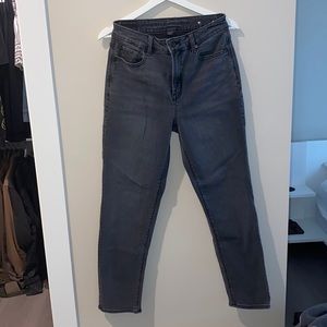 American Eagle Mom Jean